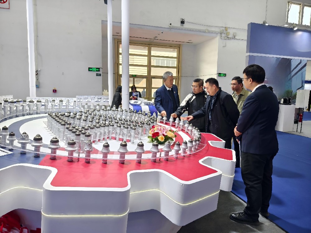 礦用截齒生產(chǎn)廠(chǎng)家怎么選 山東艾德全流程服務(wù)測(cè)評(píng)